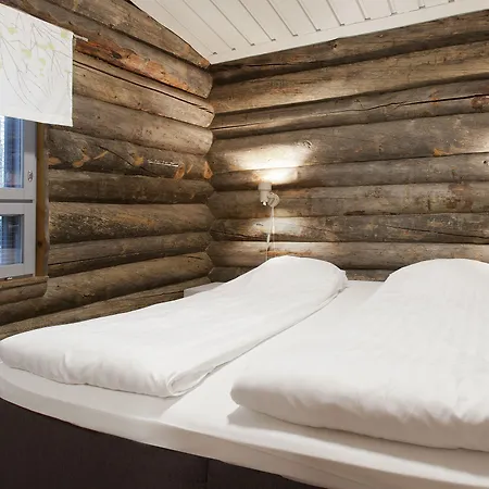 Club Pyhaeniemi מלון 3*