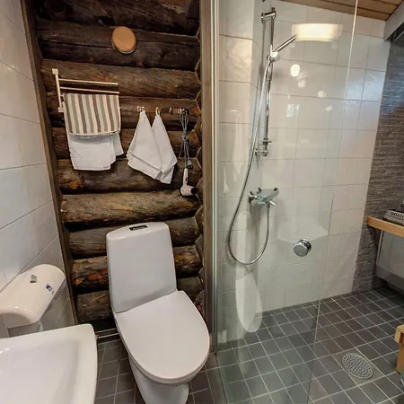 Hotel Club Pyhaeniemi 3*